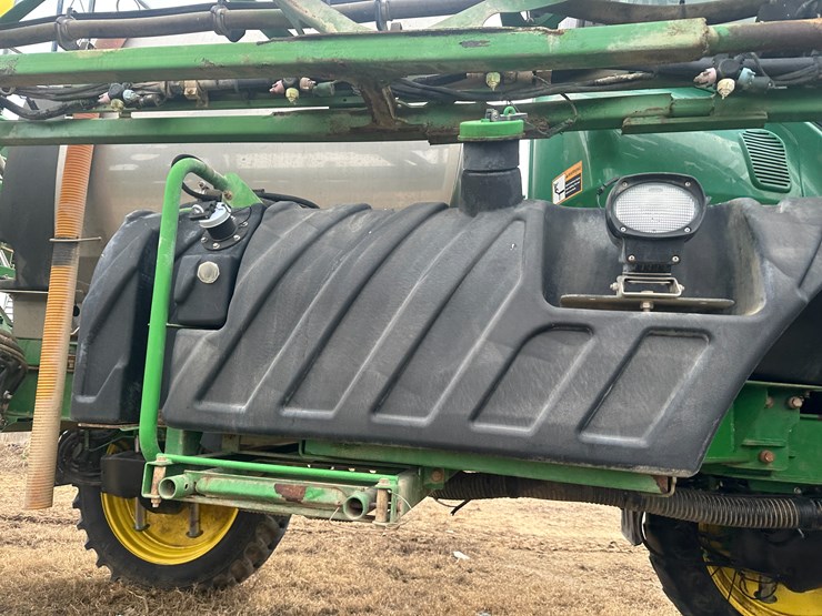 2014-john-deere-r4038-image-56