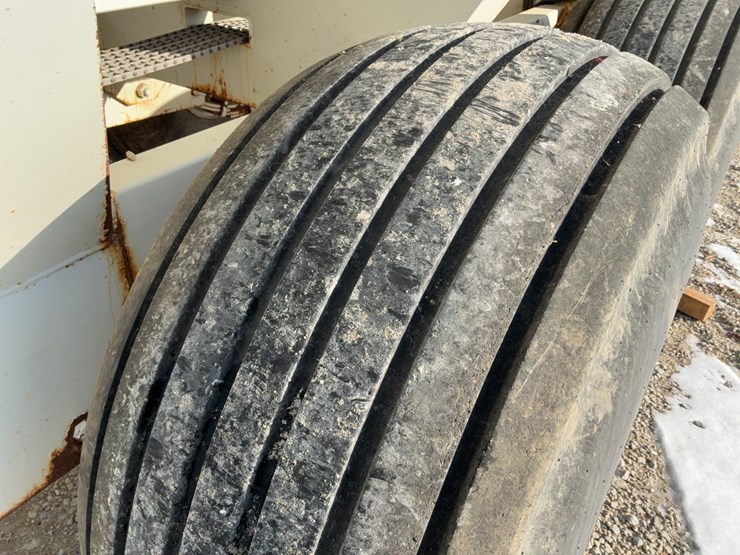 loftness-fs800-fertilizer-spreader-image-16