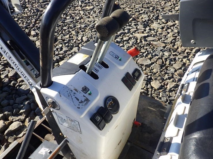 2021-bobcat-e10-image-33