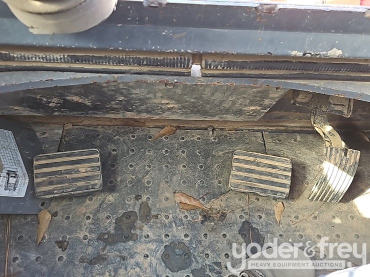 2017-takeuchi-tl12v2-image-25