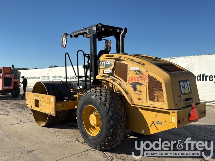 2016-caterpillar-cs54b-image-4