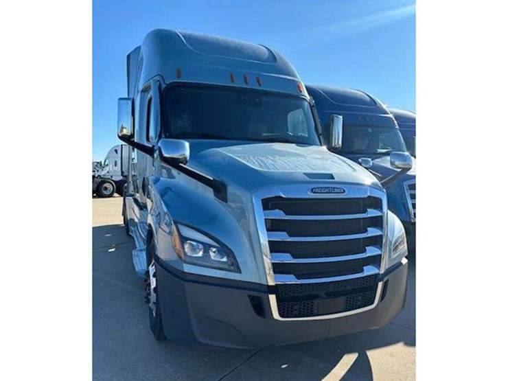 2022-freightliner-cascadia-126-image-1