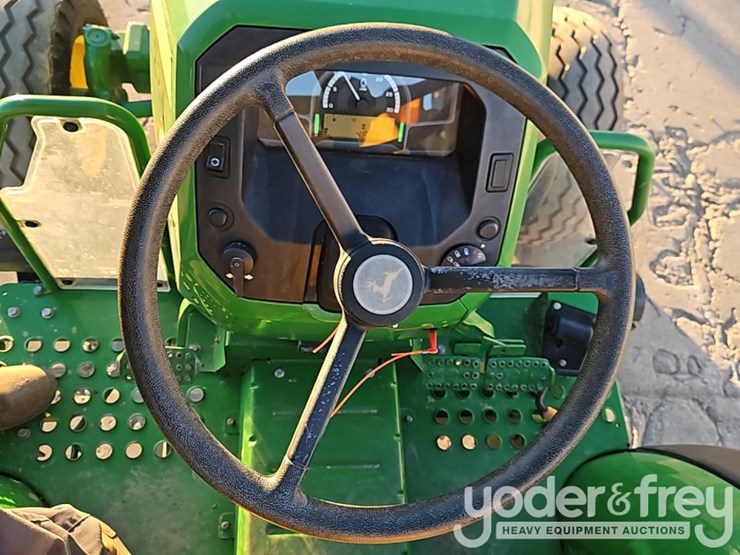 2024-john-deere-5075e-image-21