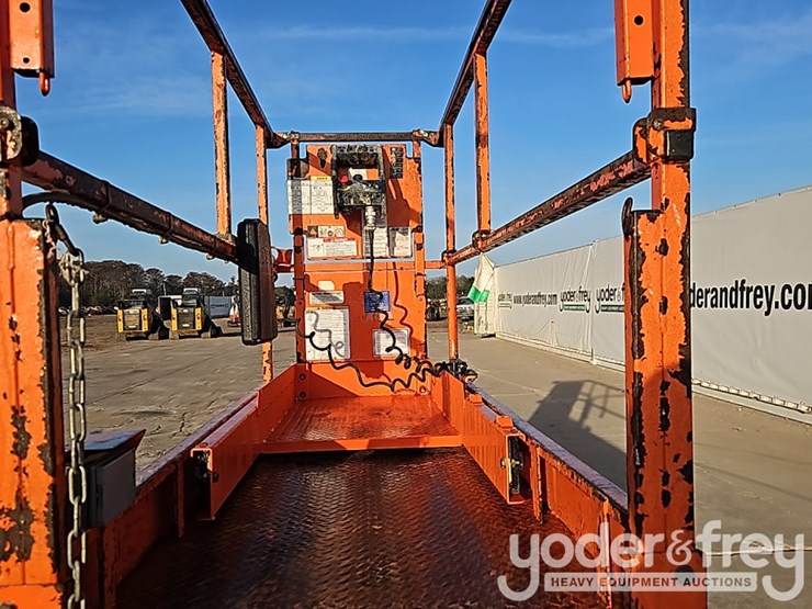 2016-jlg-2632es-image-11