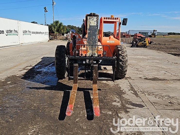 2016-sky-trak-8042-image-14