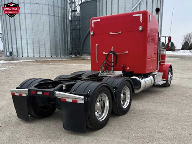 2019-peterbilt-389-image-4