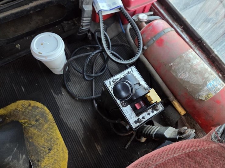 1990-peterbilt-379-image-42