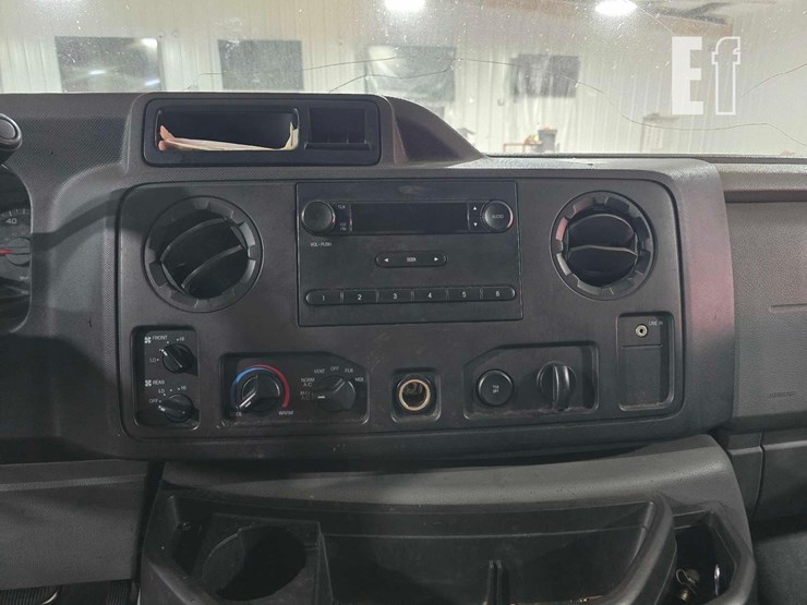 2012-ford-e250-image-14