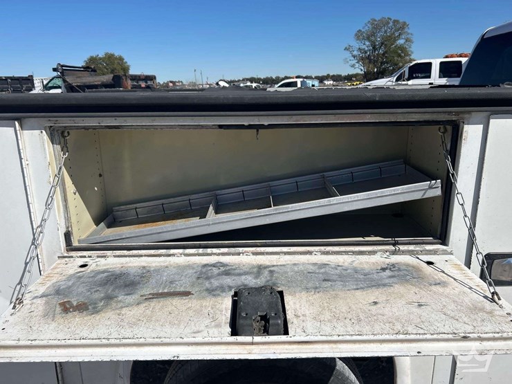 2018-chevrolet-silverado-2500hd-image-24