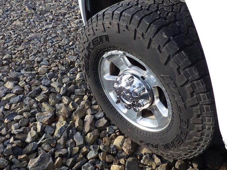 2010-dodge-2500-image-13