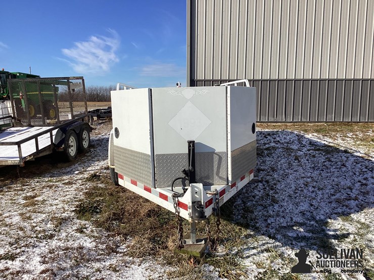 2012-thunder-creek-fuel-trailer-image-2