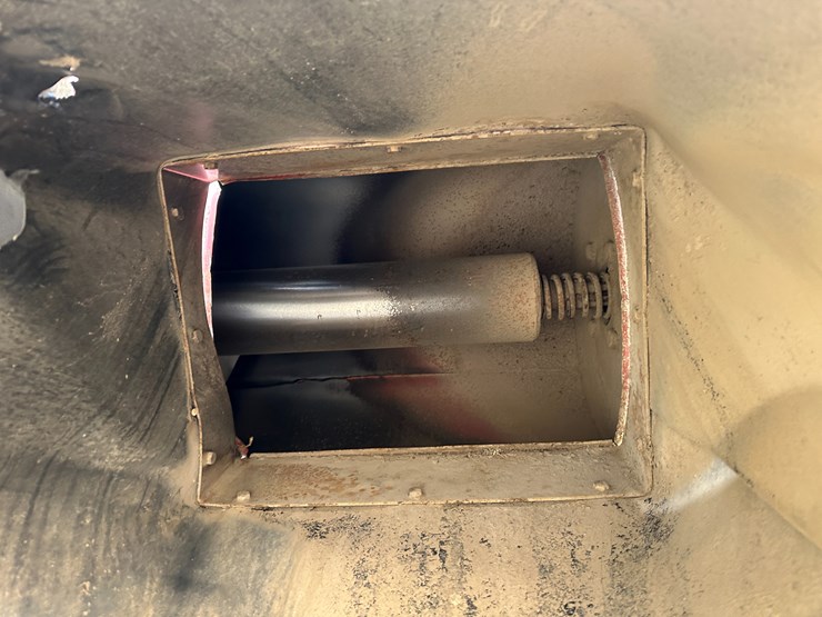 #38406-•-brandt-cgx-1050-grain-cart-image-15