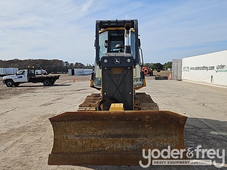 2022-deere-450k-image-15