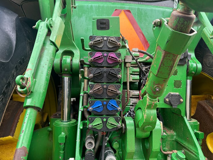 2010-john-deere-8345r-image-26