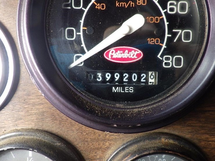 1990-peterbilt-379-image-28
