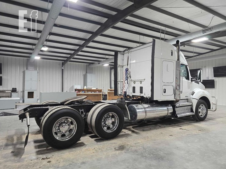 2017-kenworth-t880-image-3