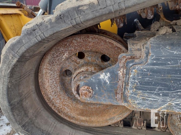 2021-deere-325g-image-24