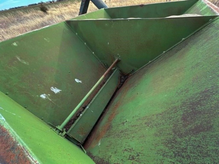 pull-type-grain-cart/feed-wagon-image-12