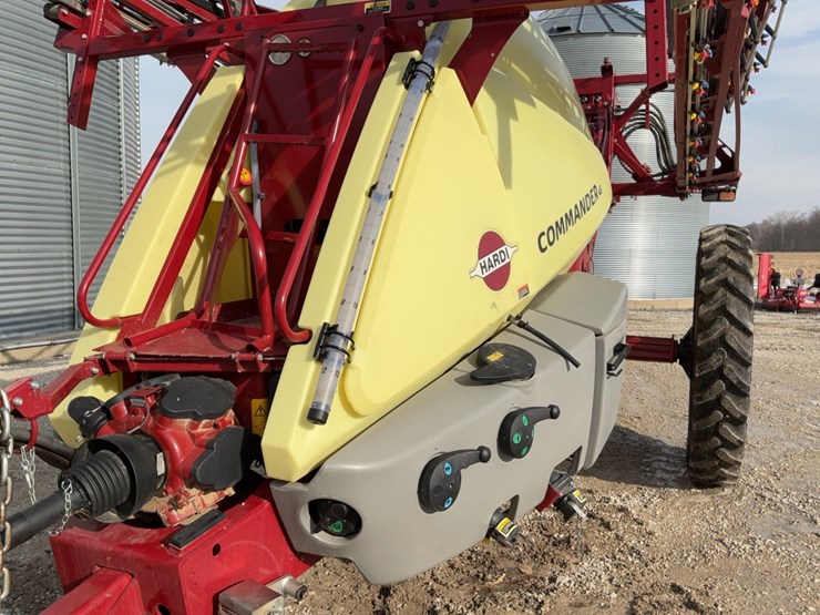 2024-hardi-commander-45-pull-type-sprayer-image-11