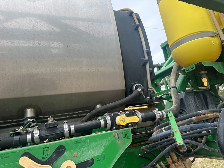 2014-john-deere-r4038-image-40