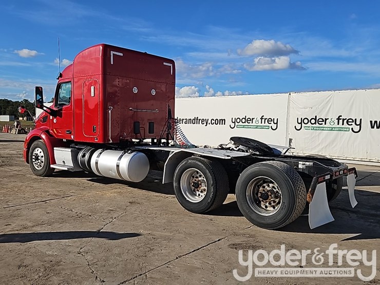 2018-peterbilt-579-image-4