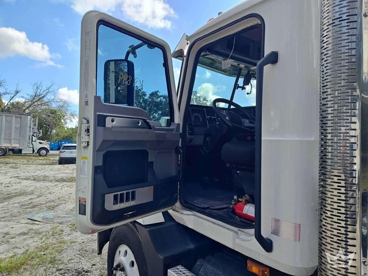 2022-mack-anthem-t/a-wet-kit-day-cab-truck-tractor-image-9