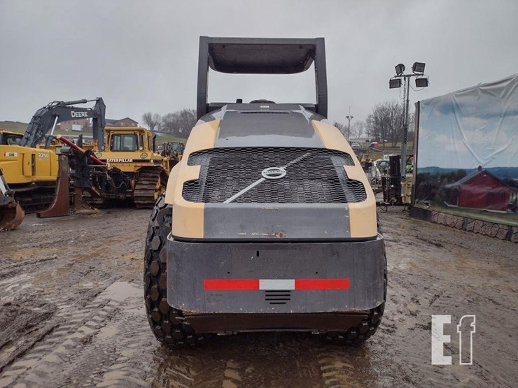 2014-volvo-sd115-image-4