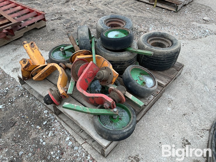 implement-row-gauge-wheels-&-brackets-image-5