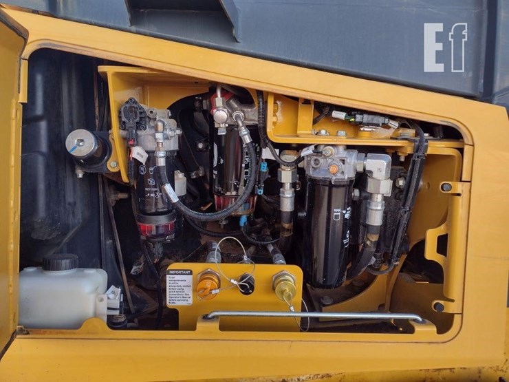 2021-deere-650k-lgp-image-44