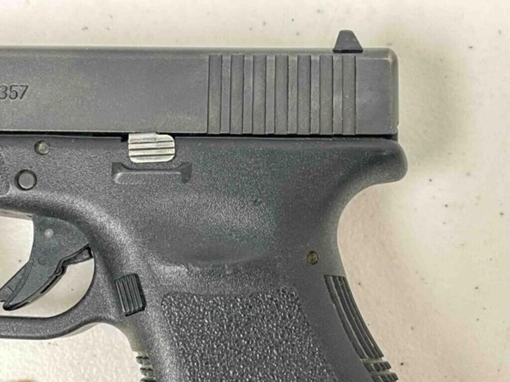 glock-pistol-image-11