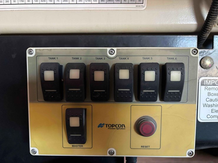 2014-bourgault-7700-image-24