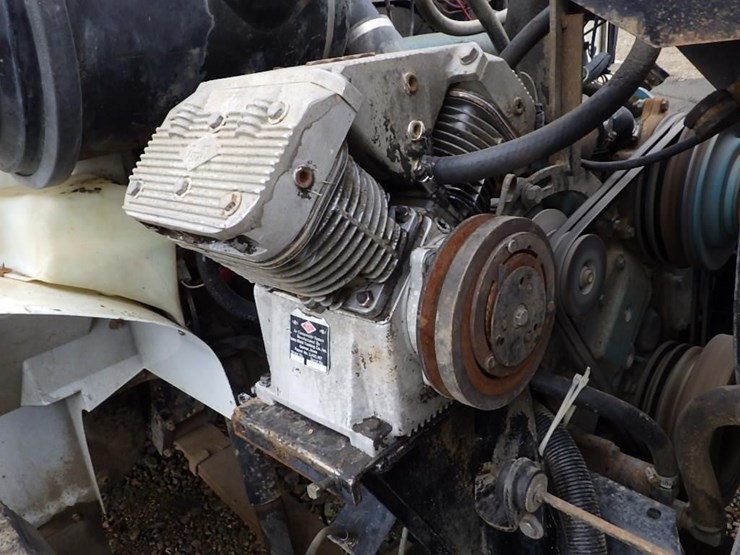 1991-international-4700-image-23