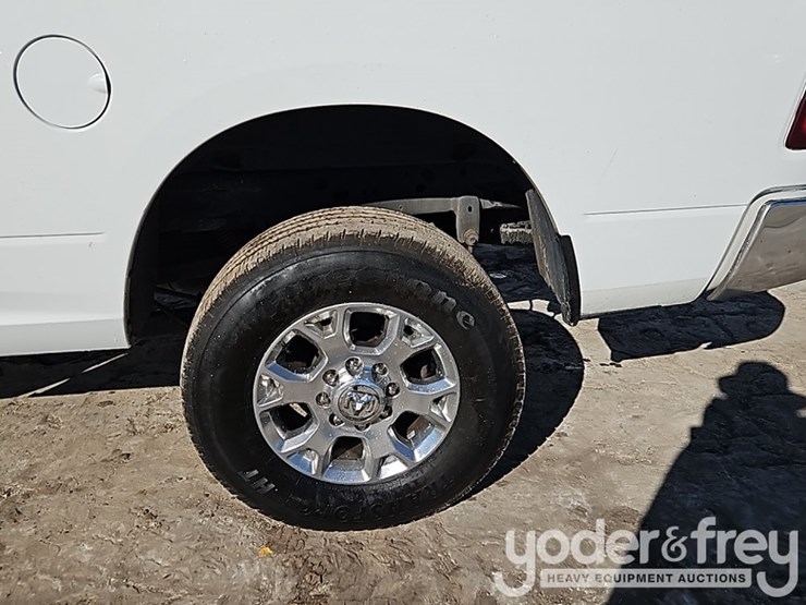 2014-dodge-ram-2500-image-14