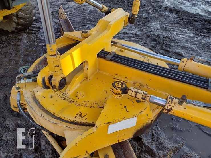 2004-volvo-g86-image-25