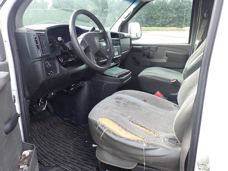 2005-chevrolet-express-2500-image-20