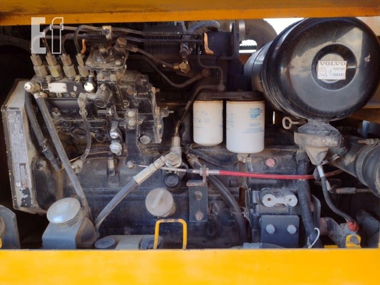 2004-volvo-g86-image-37