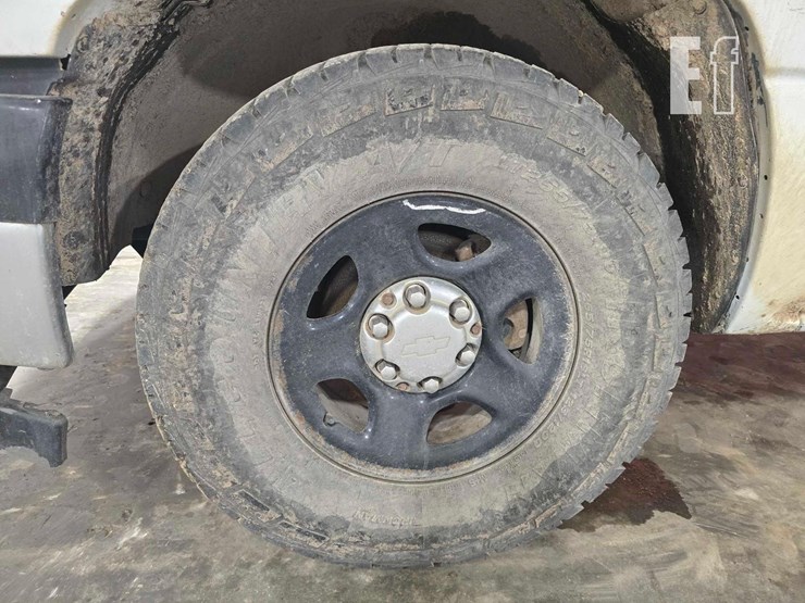 2006-chevrolet-tahoe-image-19