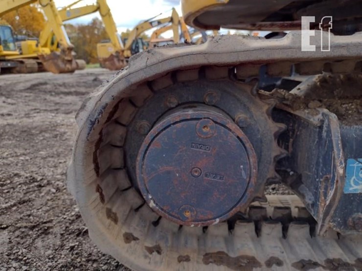 2022-deere-26g-image-27