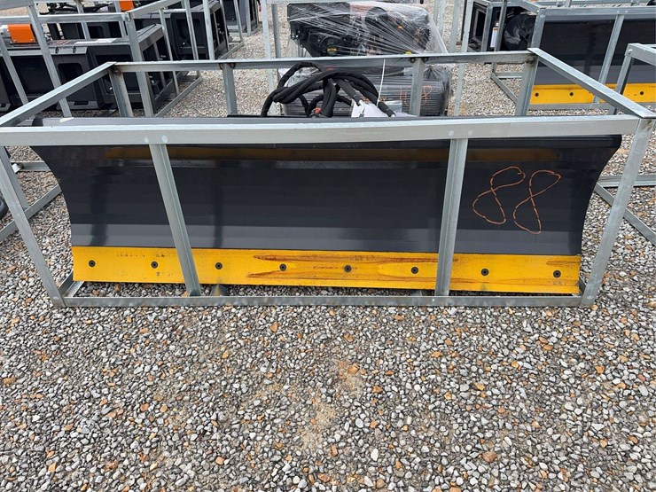 unused-skid-steer-6-way-dozer-blade(w-controller)-image-2