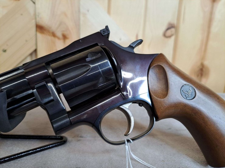 dan-wesson-model-44-vh-.44-magnum-da-revolver-image-19