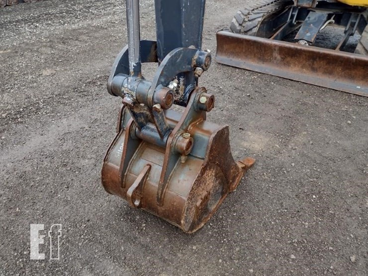 2022-deere-26g-image-16