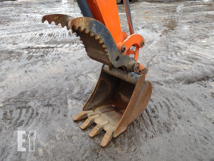 2014-hitachi-zx35u-image-19