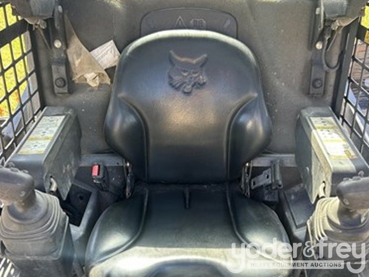 2022-bobcat-t740-image-8