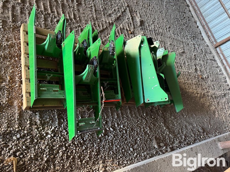 john-deere-max-emerge-planter-unit-frames-image-4