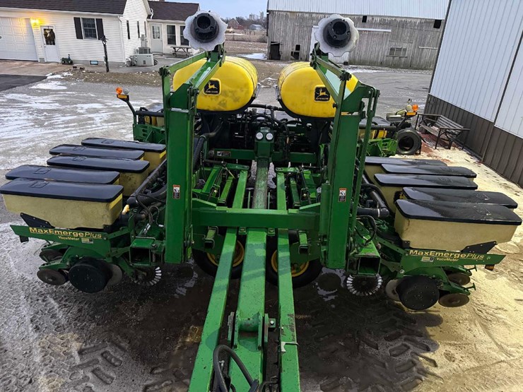 jd-1780-conservation-12/23-planter-image-6