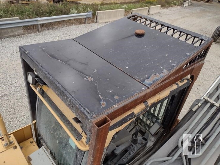 2015-volvo-ec220e-lr-image-52