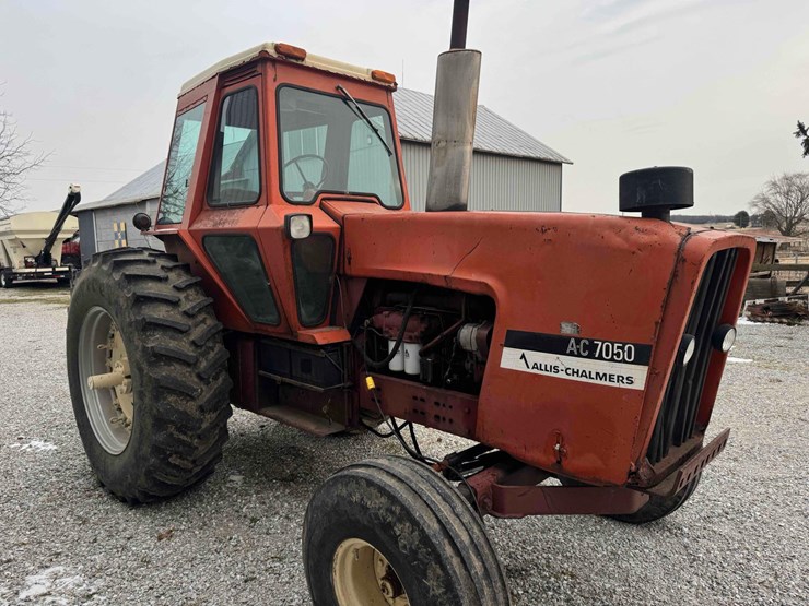 1973-allis-chalmers-7050-tractor-image-22