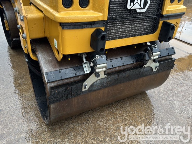 2024-caterpillar-cb2.7-image-16