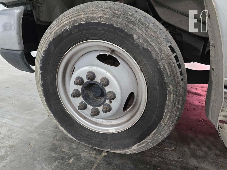 2019-ford-e350-sd-image-21