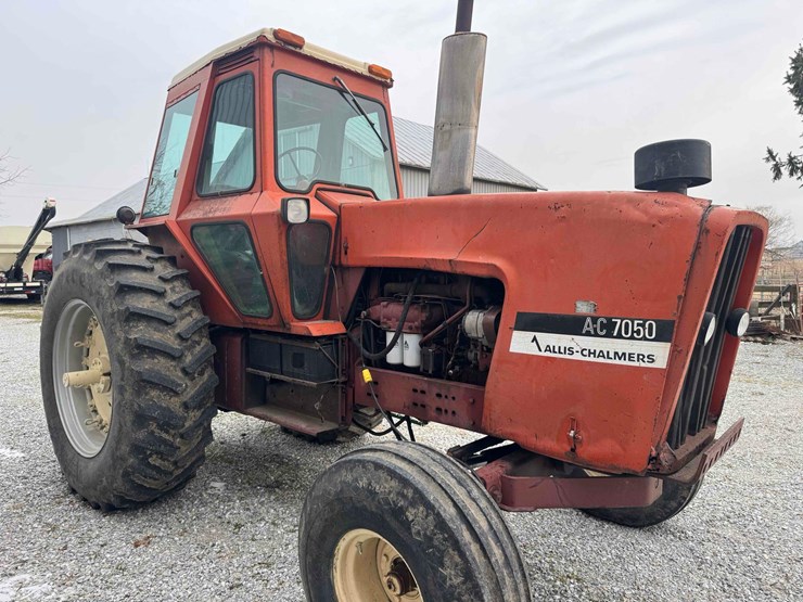 1973-allis-chalmers-7050-tractor-image-21